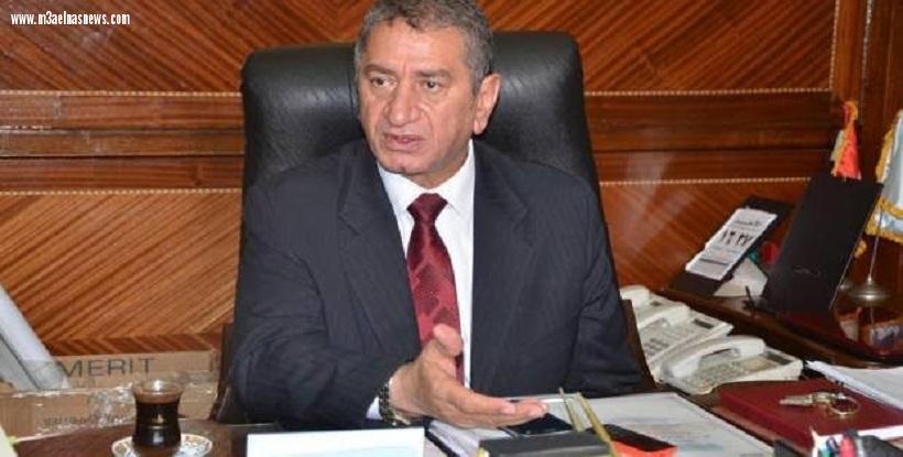 أهالى تجمع بركة السكنى بكفر الشيخ يستاؤون لسقوط متوفاهم فى الطين لسوء الطريق